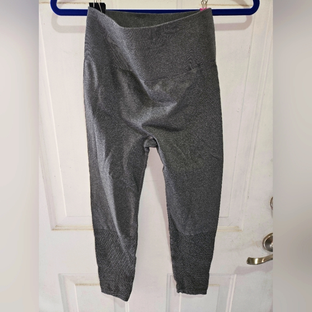 Gray Textured Leggings